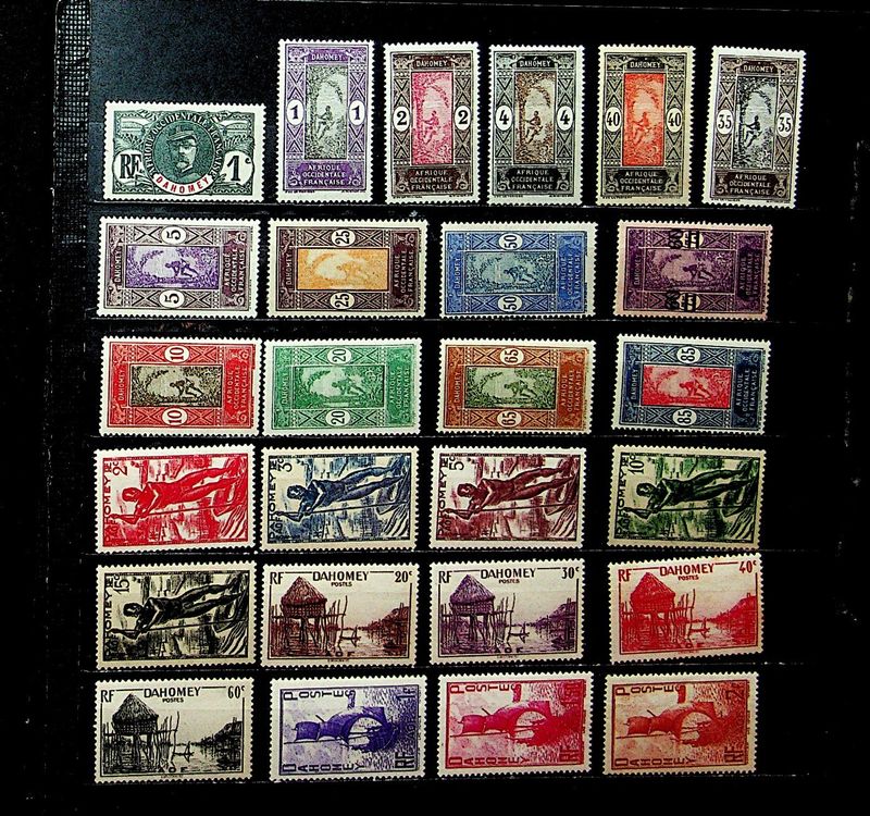 BLOC DE 4 Timbres primes Paquebot dont 2 avec surcharge partielle