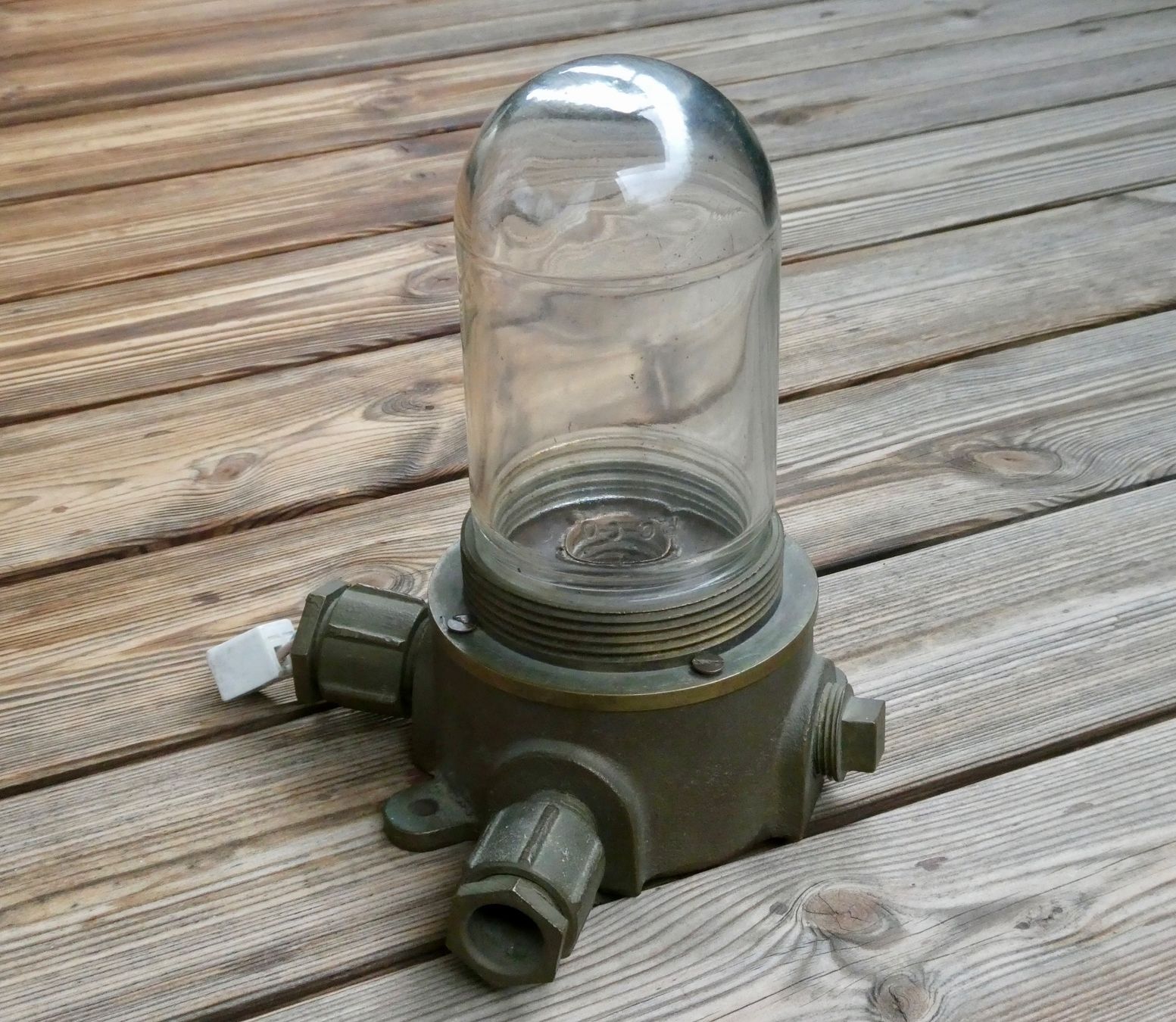 Lampade: antike Deckenlampe Bunkerlampe Messing mit Einschraubglas – Usato da Lüchingen venduto da Eeizo 1