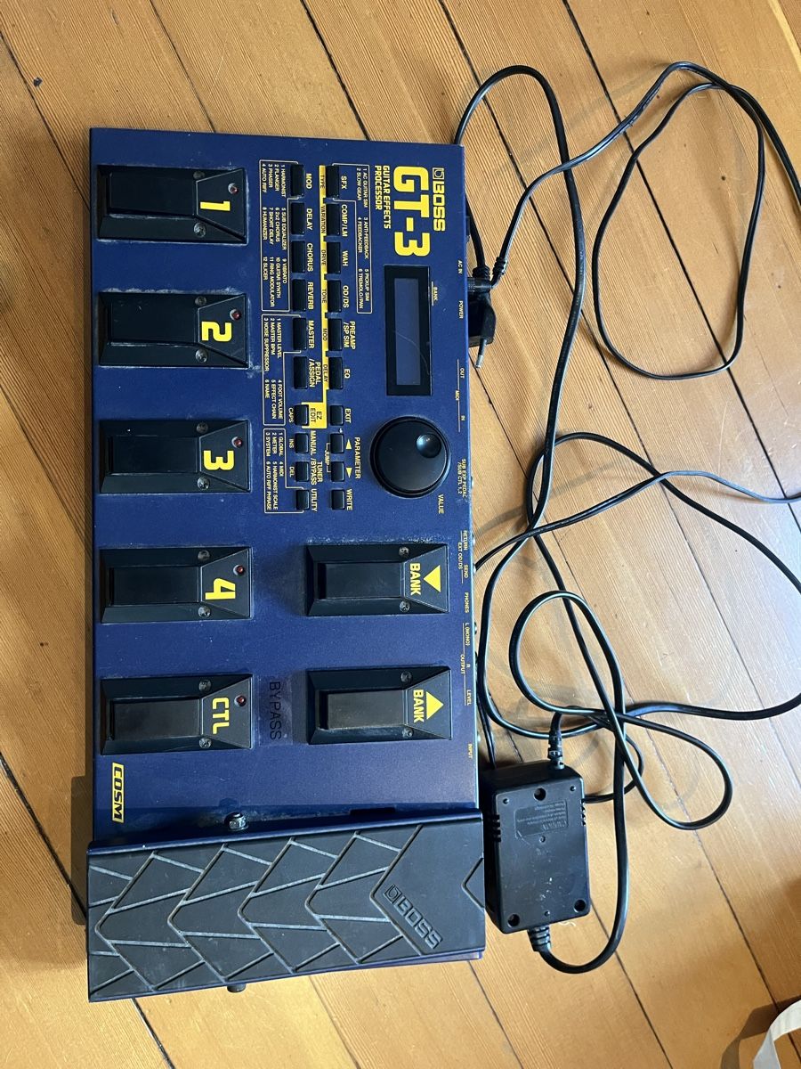 Boss Equalizer: Gitarren Effektprozessor Boss GT-3 (effects processor) – Gebraucht aus Kriens von linbin99