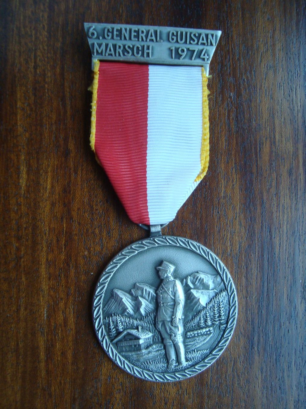 Medaillen: Médaille "Général Guisan, Marsch 1974" – Neu (gemäss Beschreibung) aus Fribourg von ruswil007