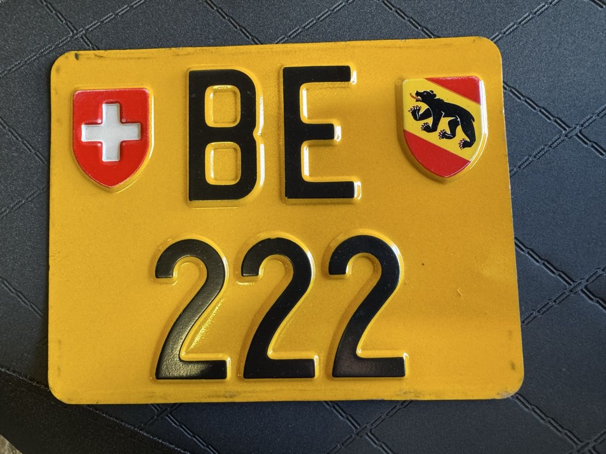 Insegne: Kleinmotorrad Nummer BE 222 – Usato da Spreitenbach venduto da Schumacher
