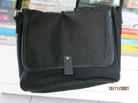 Schöne CALVIN KLEIN Umschlagtasche