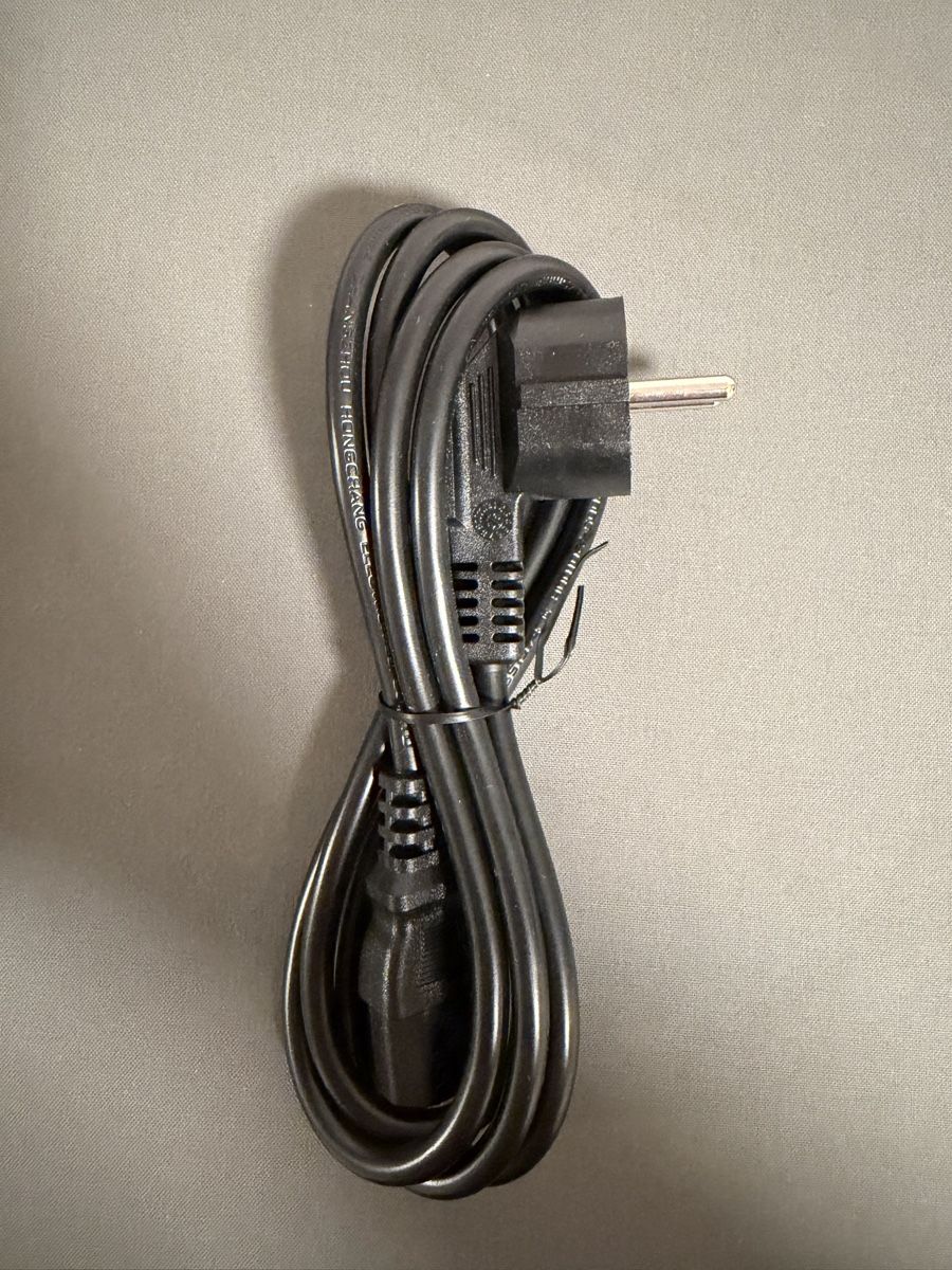 Kabel: Netzkabel C13 Stecker Typ 12 neu – Neu und originalverpackt aus Emmenbrücke von vn0410