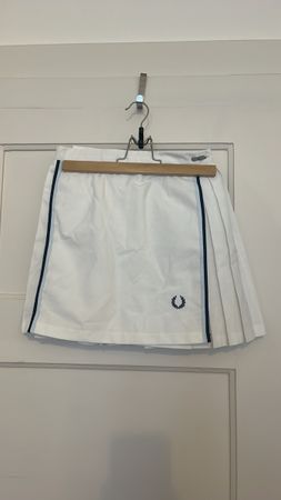Fred Perry Tennisrock, Gr. S, weiss