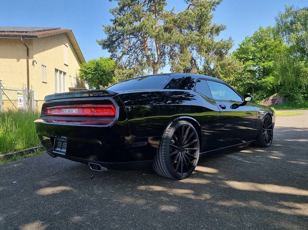 Dodge Automobili: Dodge Challenger SRT8 6.4L !!Handschalter!! – Usato da Nürensdorf venduto da pge002 2