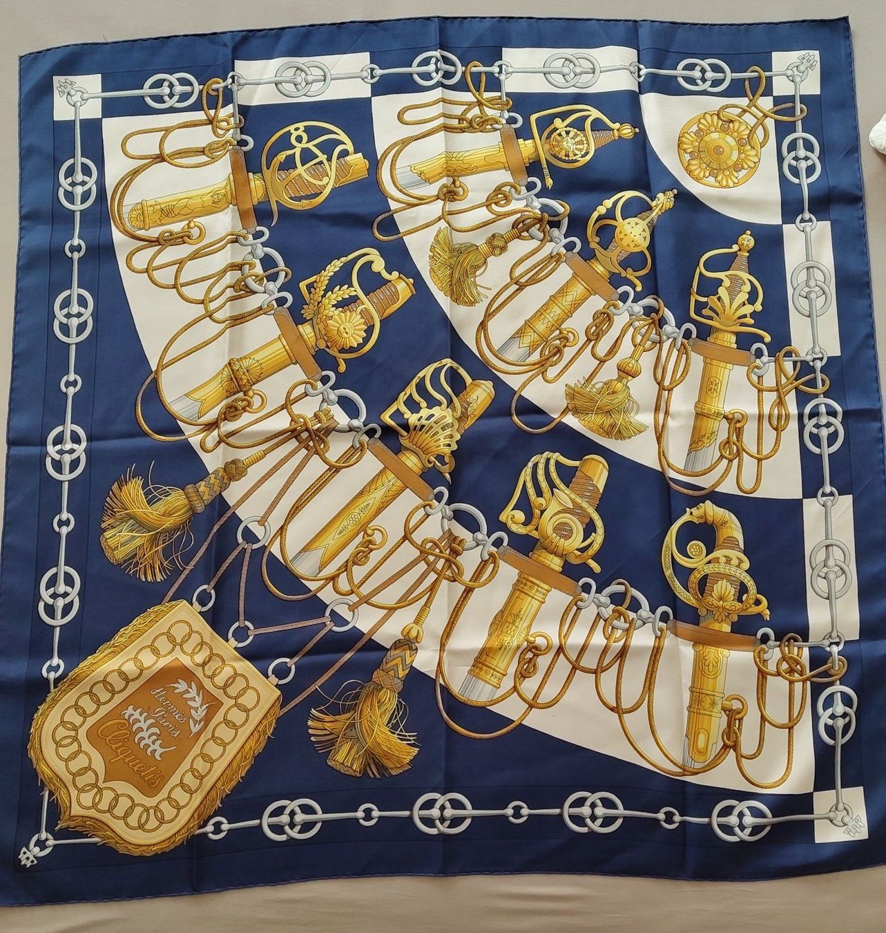 Hermès Foulard & Sciarpe: Hermès Vintage Seidenschal Cliquetis – Usato da Dietikon venduto da Miracolix2
