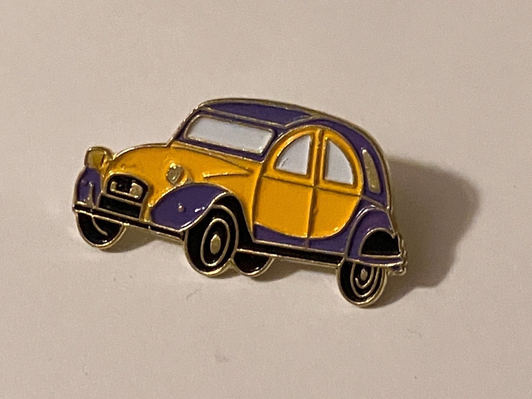 Placchette & Badge: 1 Pin Citroen 2CV – Usato da Basel venduto da djwwpp