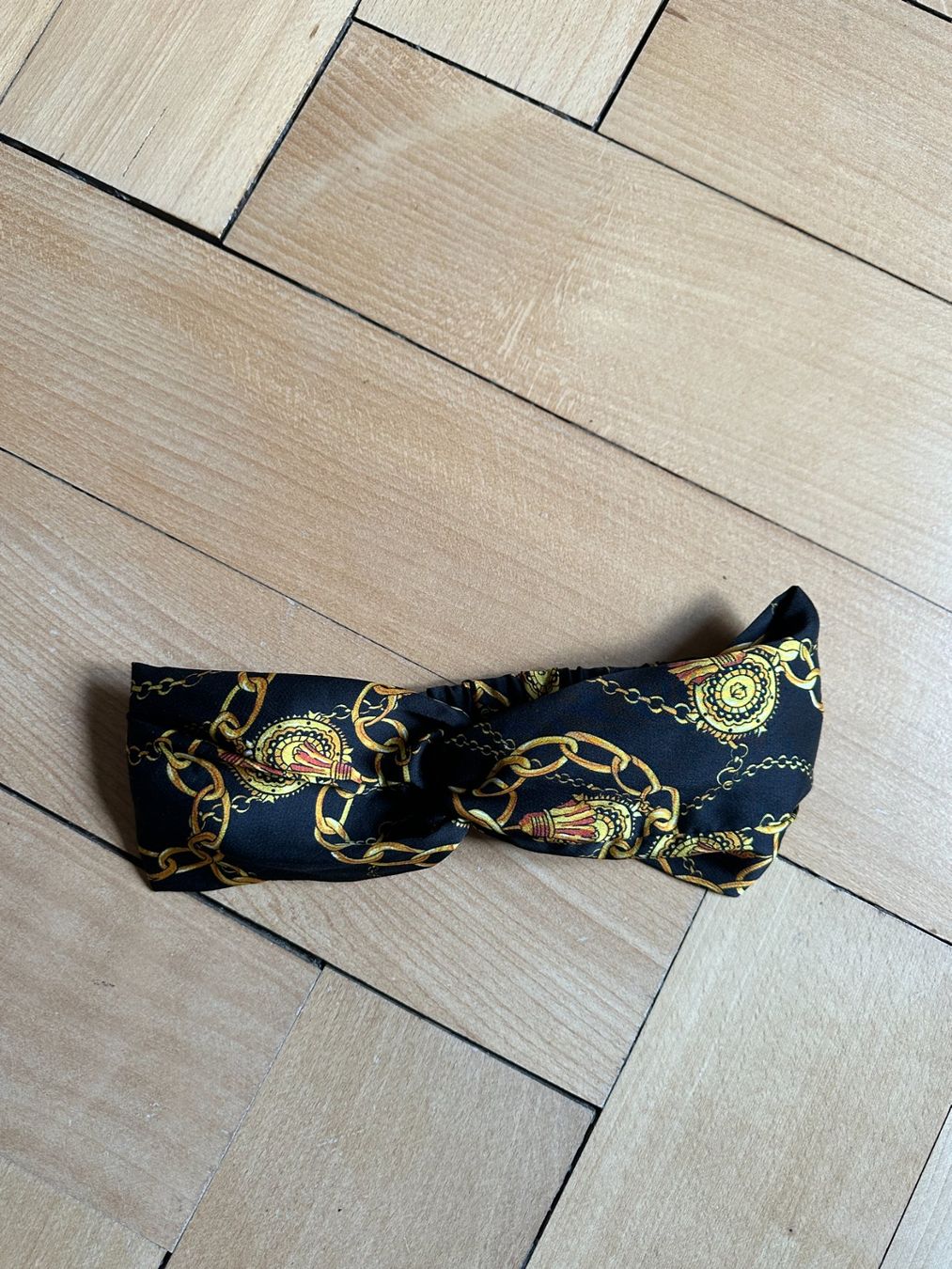 Accessoires pour cheveux: Haarband schwarz-gold gemustert – D'occasion à Zürich par Diazaio 1