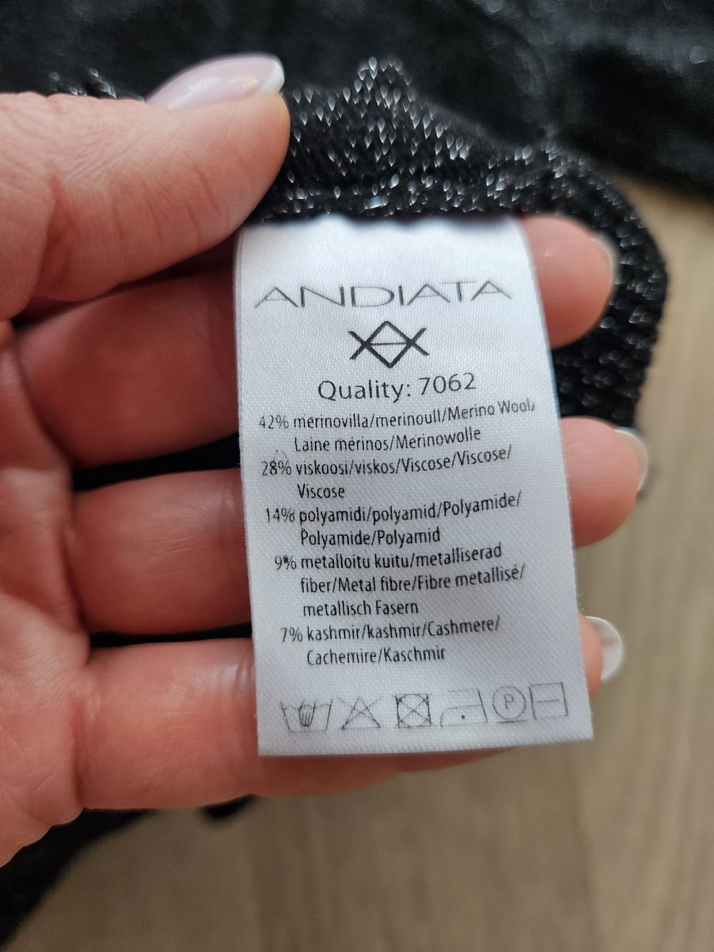 Maglioni & Felpe: Andiata Damen Rollkragenpullover Glitzer S schwarz – Nuovo (secondo la descrizione) da Regensdorf venduto da bus_dn2t 3