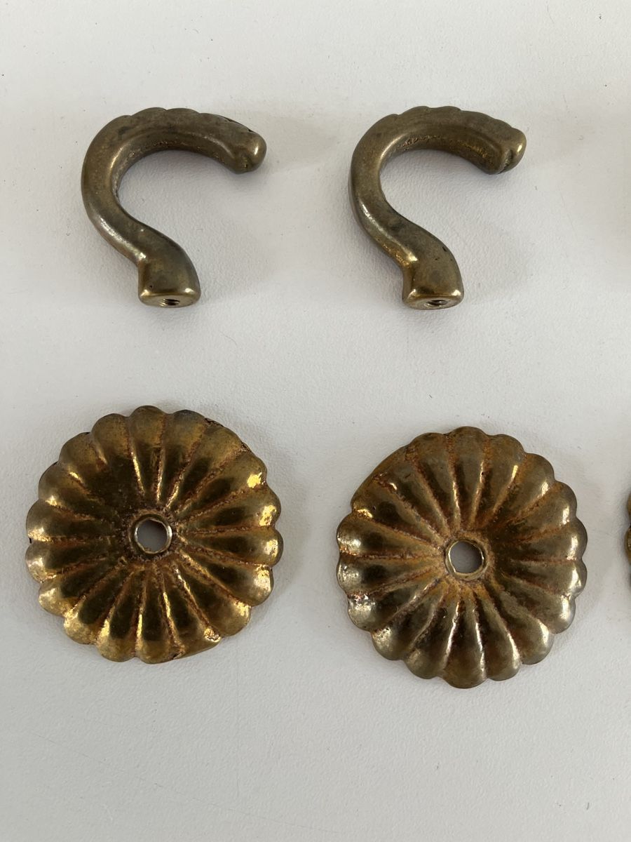 Ferramenta: 4 Stk. Rosetten mit Haken aus Messing – Usato da Wetzikon ZH venduto da seli03 1