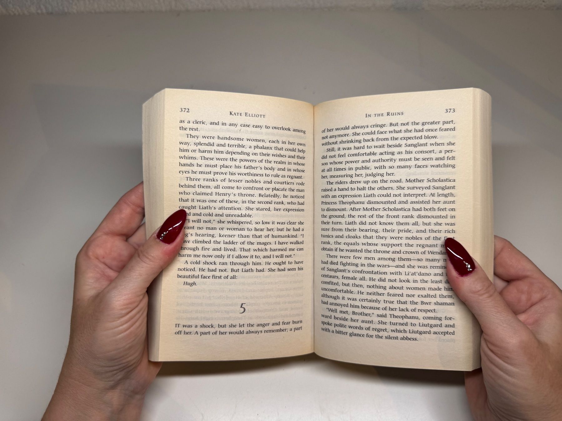 Libri: NOVEL: Kate Elliott, In the Ruins – Usato da Grosswangen venduto da English_books 5