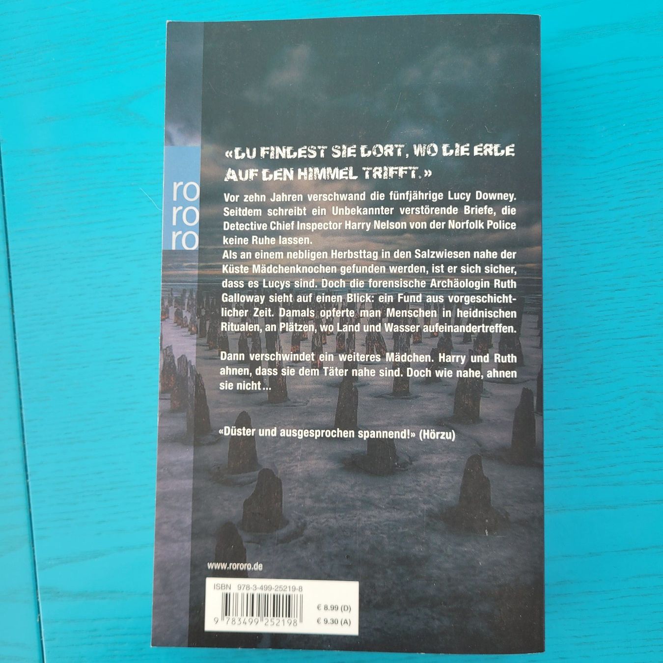 Libri: Elly Griffiths- Totenpfad / Thriller – Usato da SCHÜBELBACH venduto da CoKaHa 1