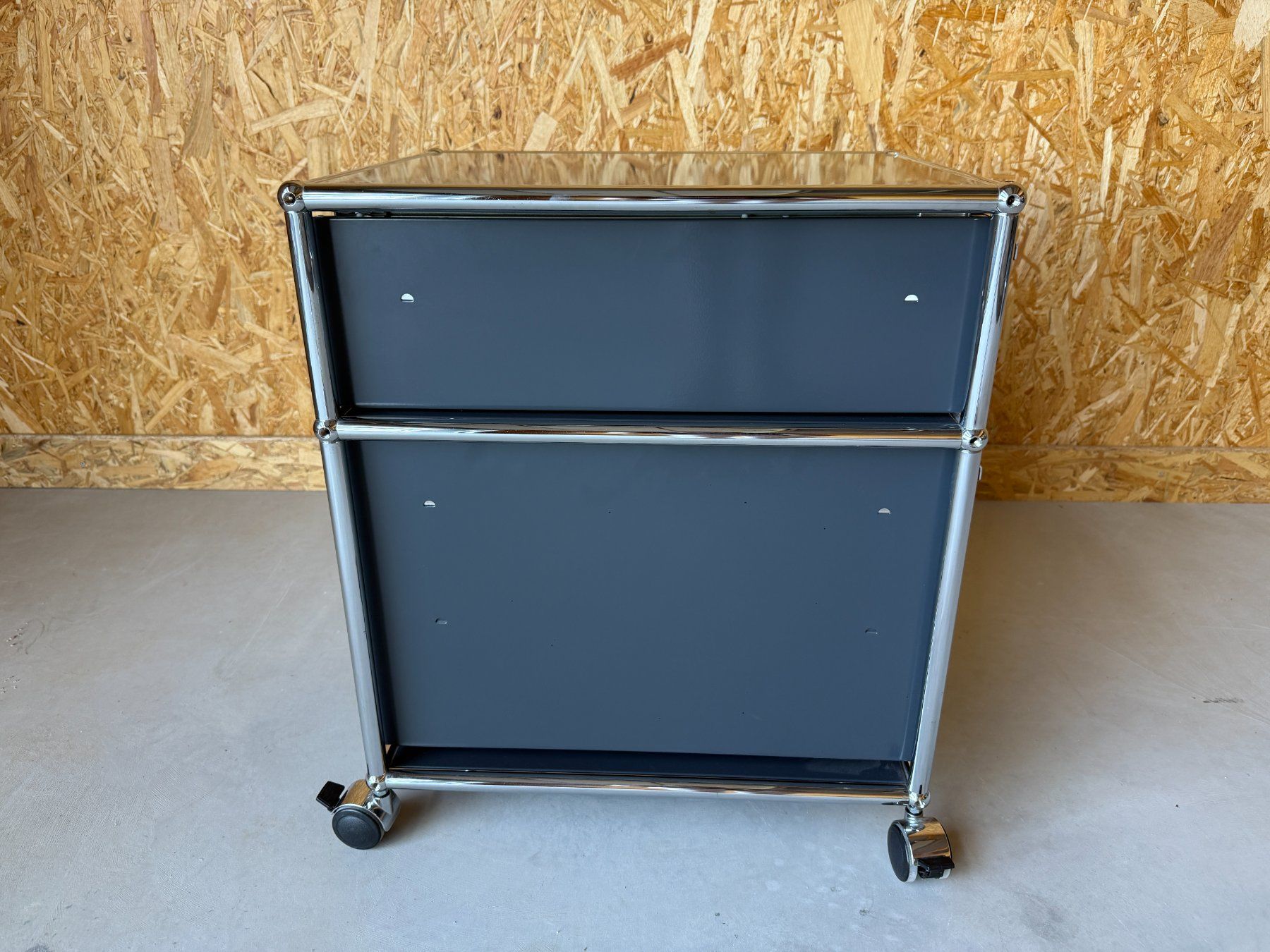 USM Korpus: USM Haller Rollcontainer / Bürocontainer Anthrazitgrau – Gebraucht aus Ramsen von Studio82 3
