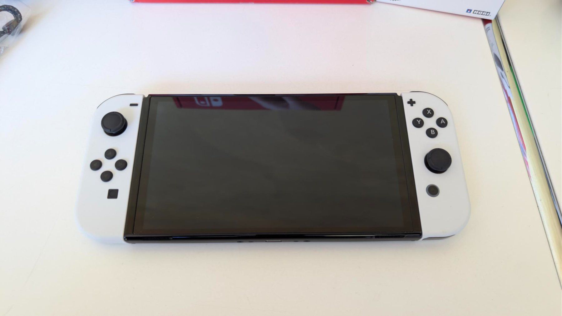 Nintendo Consoles: Nintendo Switch OLED Modell weiss – D'occasion à Davos Platz par bongo007 1