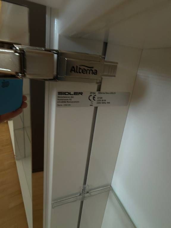 Alterna Armadietti a specchio: Spiegelschrank mit LED-Beleuchtung – Usato da Wettingen venduto da mjs_wcm5 4