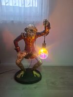 Stehlampe Affe