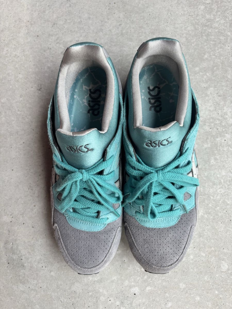 Asics Scarpe da uomo: Asics Gel Lyte V bleu gris – Usato da Châtelaine venduto da Cartoon19 2