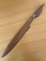 Briefoeffner aus Holz geschnitzt