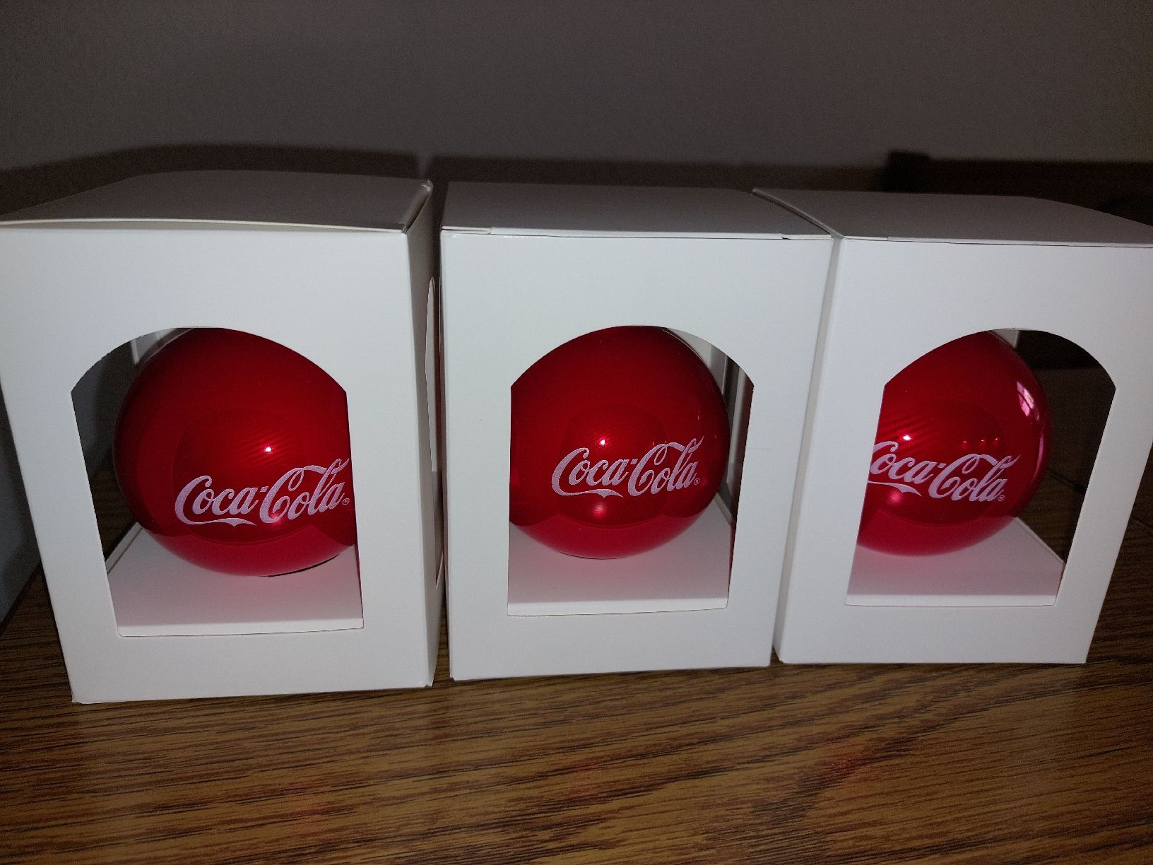 Coca-Cola Tutte le decorazioni: Coca Cola Weihnachtskugeln, Christbaumschmuck – Nuovo e nell'imballaggio originale da Escholzmatt venduto da Stern777