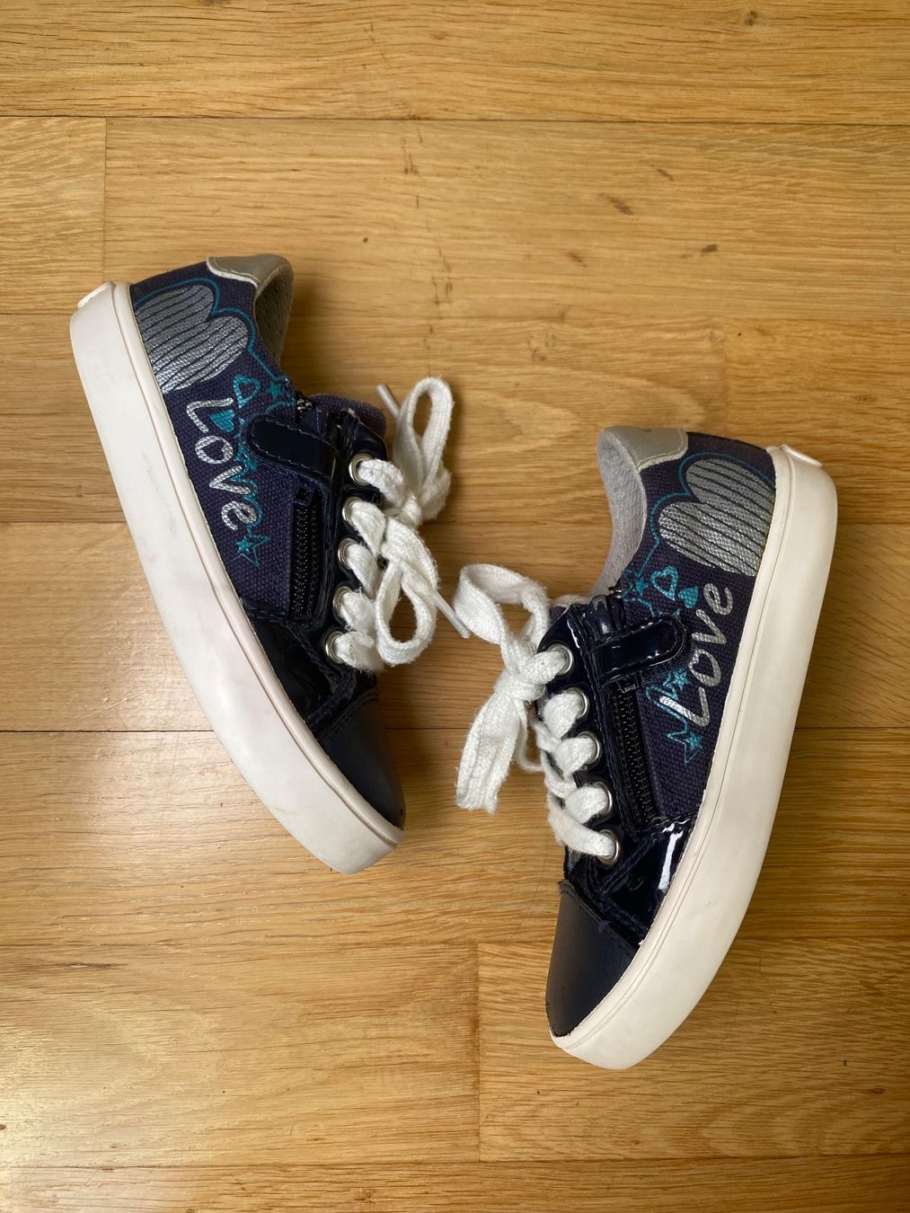 Geox Chaussures filles: Schuhe von Geox, Gr. 26 – D'occasion à Zürich par Mariaov