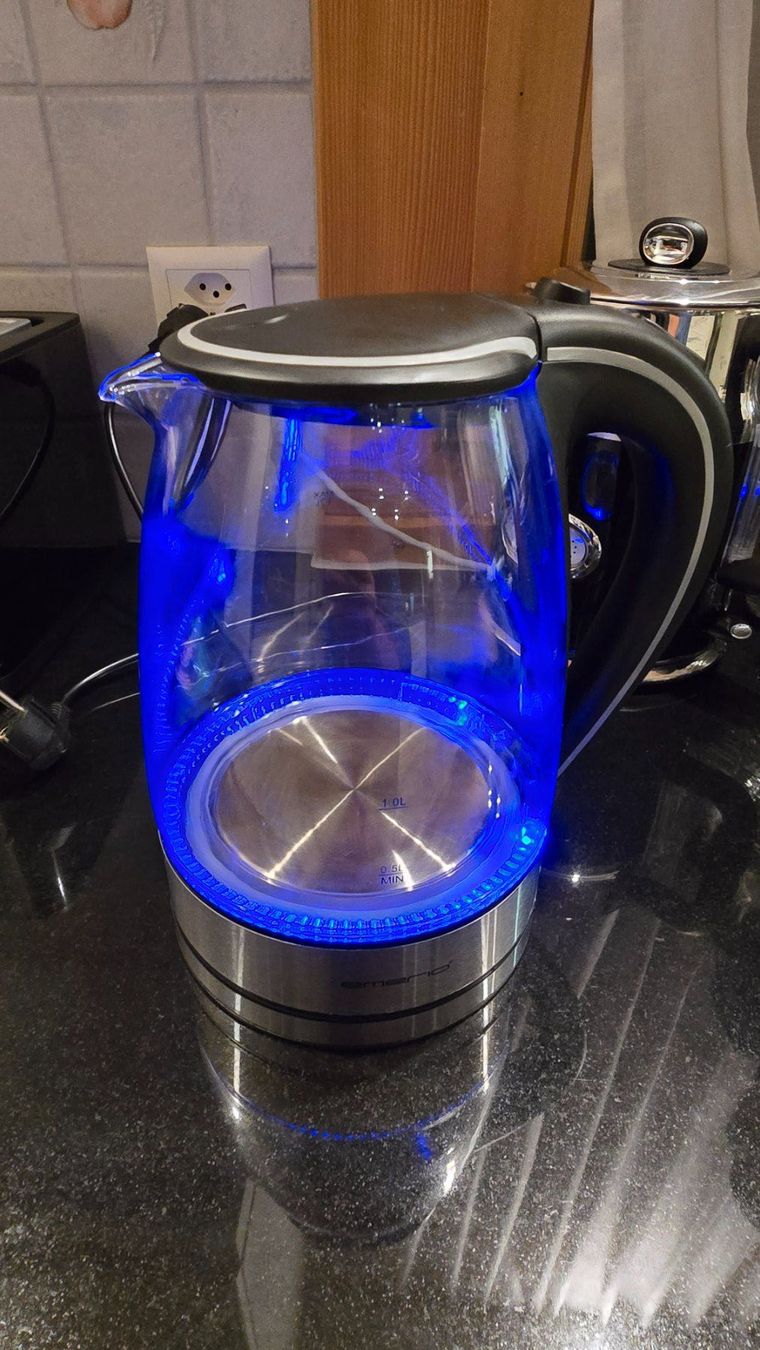 Wasserkocher: Electric kettle, see-through with blue LED – Gebraucht aus Horgen von Dimi00 1