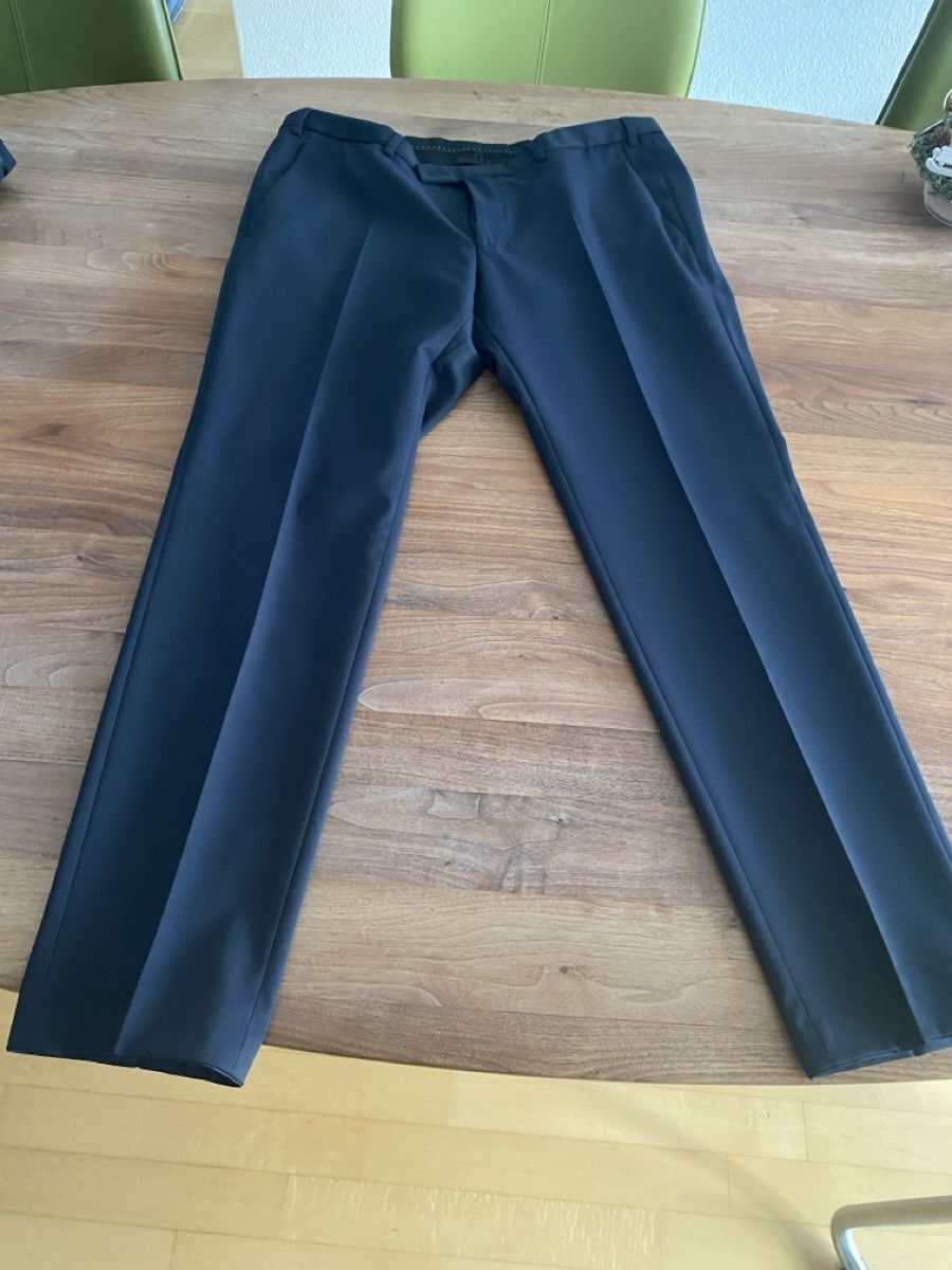 Completi: Herren Anzug NAVYBOOT Gr. 54 dunkelblau – Usato da Stansstad venduto da Venus04 7