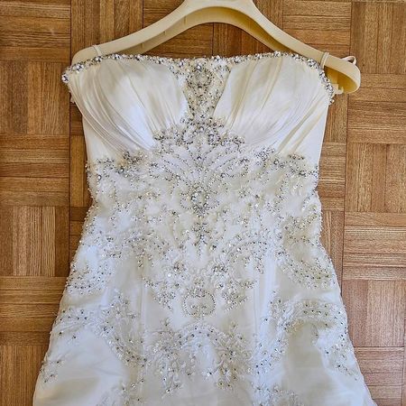 Ungetragenes neues Hochzeitskleid Gr. 36/38