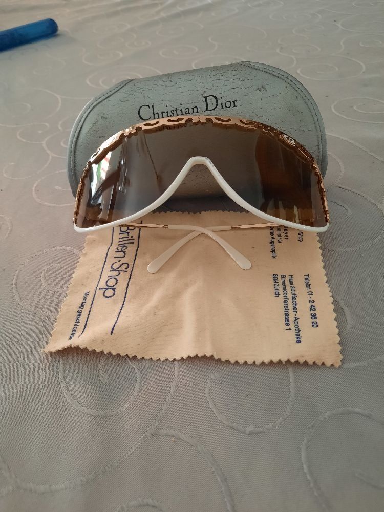 Dior Brillen & Gläser: Sonnenbrille von Christian Dior mit Etui – Gebraucht aus Eschenbach von Alicekunst