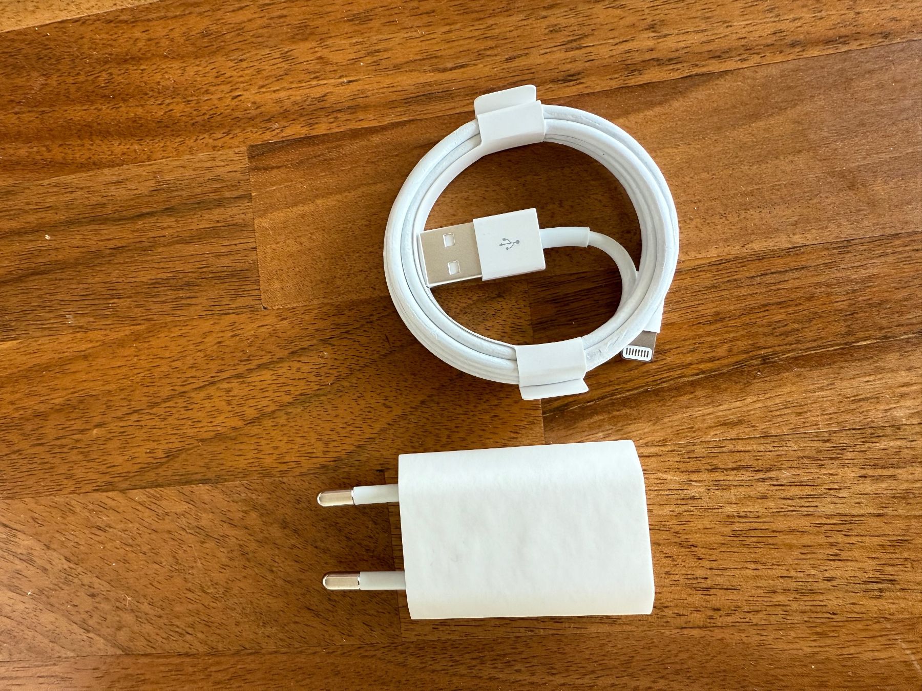 Apple Cavi: Apple iPhone Power Adapter und Ladekabel - NEU – Nuovo (secondo la descrizione) da Baar venduto da s-nadine 2