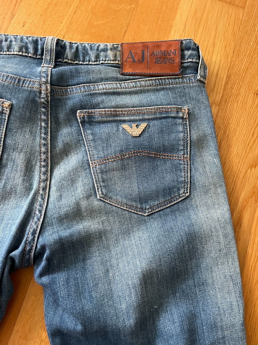Armani Jeans: Original ARMANI Damen Jeans – Usato da Luzern venduto da cole.trickle 4