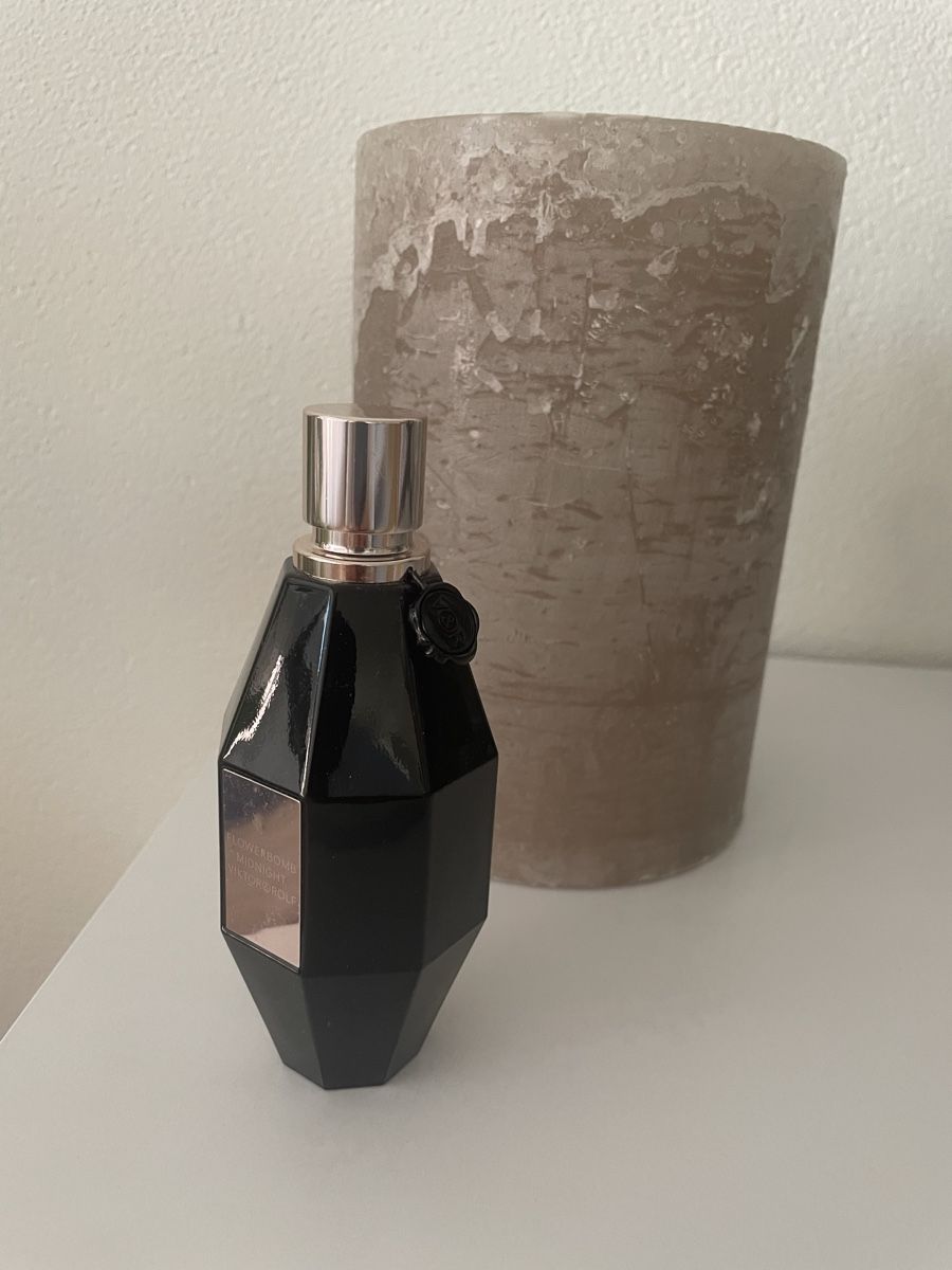 Profumi & Eau de Toilette: Viktor@Rolf Flowerbomb Midnight 100 ml Eau de Parfum Spray – Nuovo (secondo la descrizione) da Jona venduto da donnie_d 1