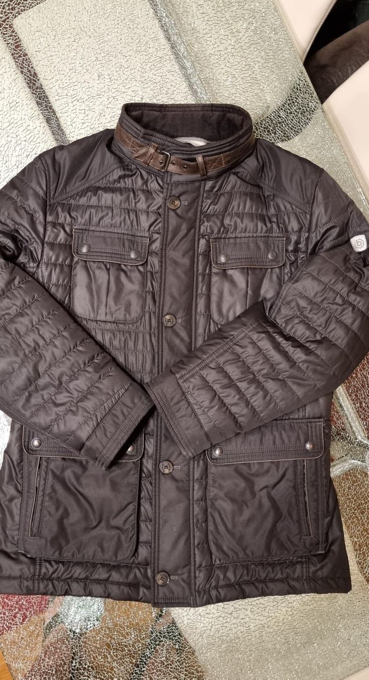 Bugatti Vestes: Bugatti Gr. M – D'occasion à Luzern par Edii025