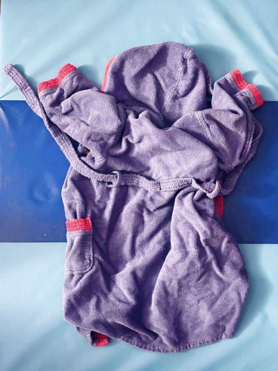 C&A Accappatoi: Blauer Bademantel C&A Disney Tigger Gr. 116/122 – Usato da Herzogenbuchsee venduto da MoLa85 1