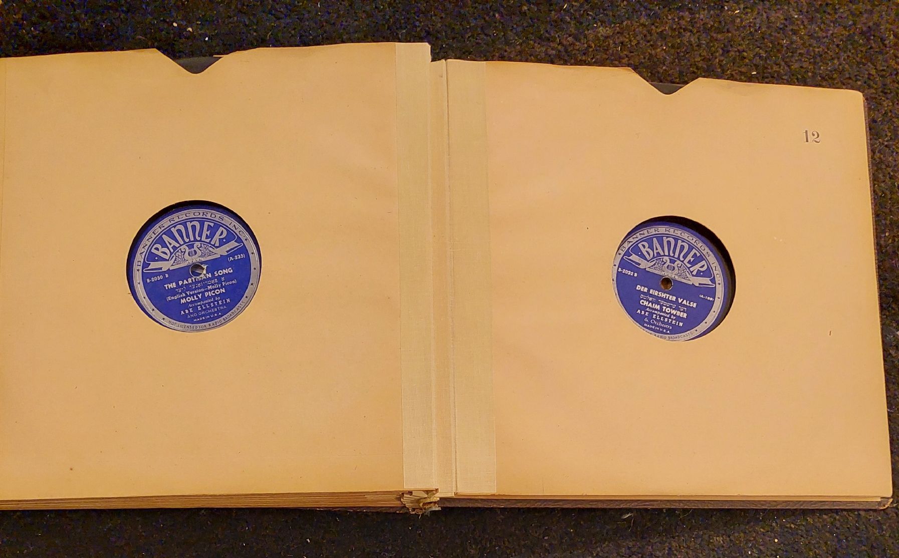 Dischi in vinile: 12x 25cm Schellackplatten mit yiddischer Misik/Interpreten – Usato da Zürich venduto da Cortin 6