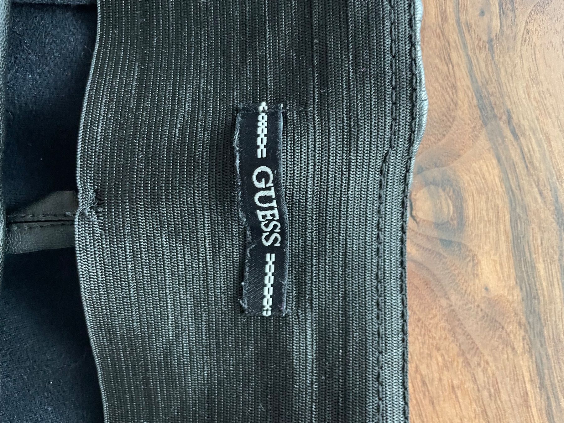 Guess Pantaloni: Guess Lederleggins – Nuovo (secondo la descrizione) da Unteriberg venduto da fae_2gz2 1