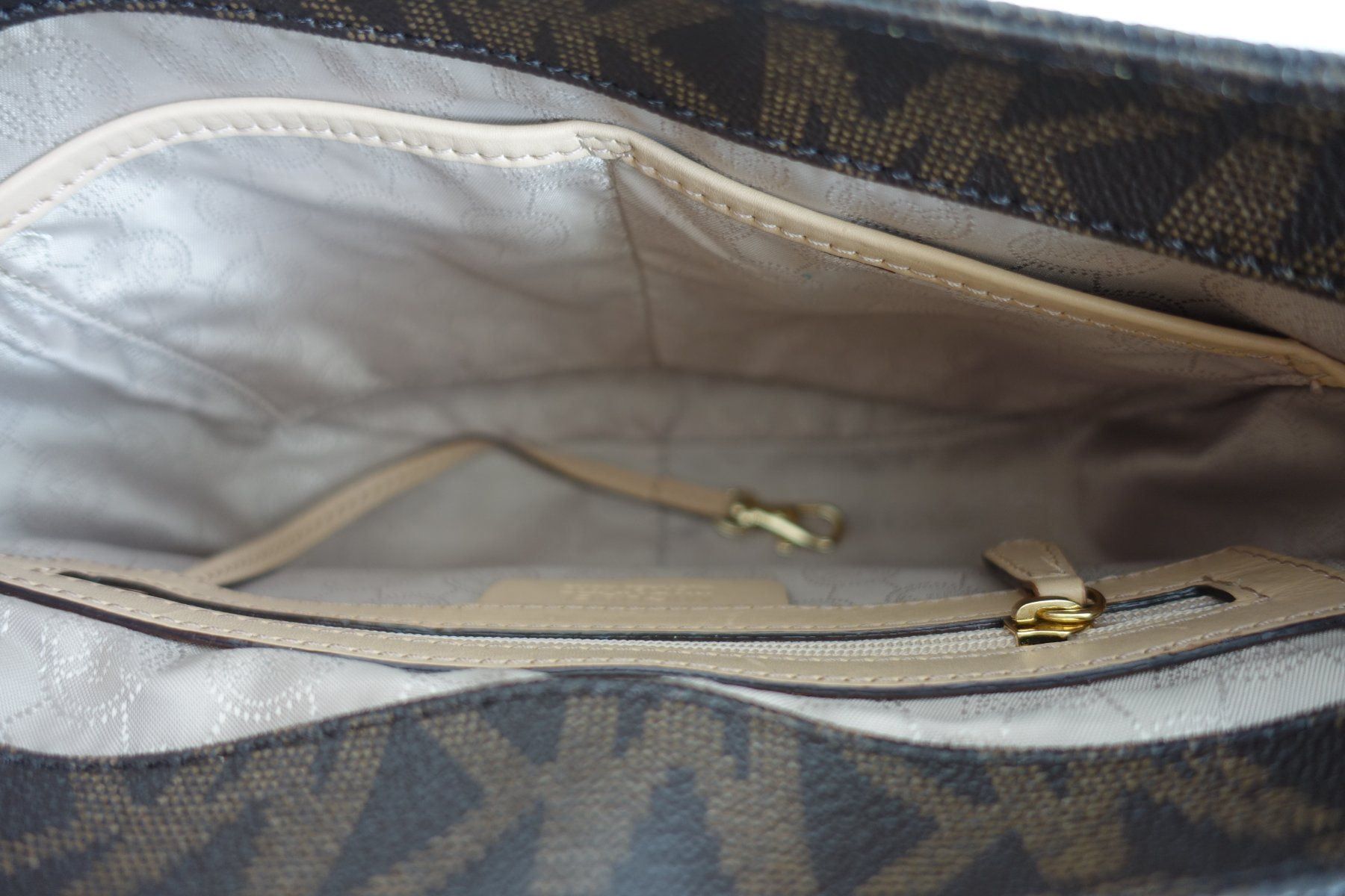 Michael Kors Taschen für Damen: Handtasche / Umhängetasche Michael Kors – Gebraucht aus Volketswil von ronbons 6