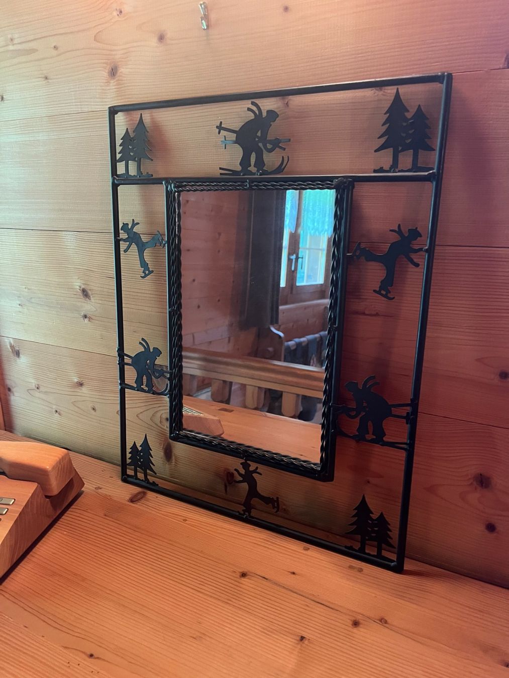 Specchi: Miroir rustique Style Chalet en fer – Nuovo (secondo la descrizione) da Val-d'Illiez venduto da del_6lmm