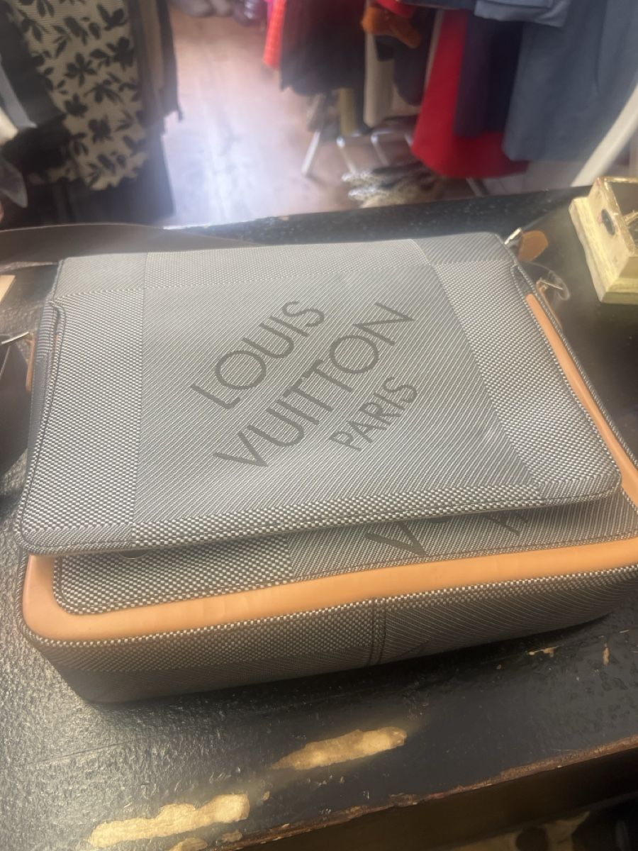 Louis Vuitton Borse: Louis Vuitton Tasche, Top Zustand – Usato da Olten venduto da AtelierSecondhand23 4
