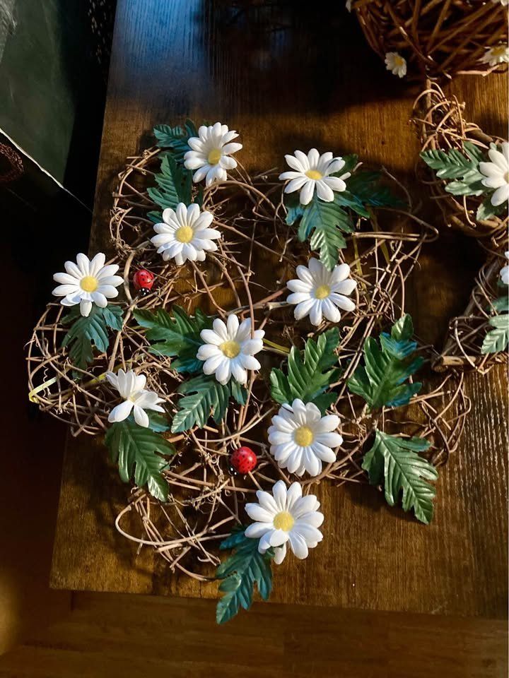 Tutte le decorazioni: Sommer Dekor Set Margeriten mit Holz – Usato da Rudolfstetten venduto da Stellina1975 1