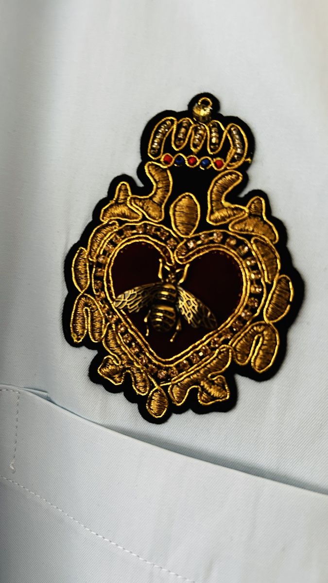 Camicie: Elegantes Hemd mit Wappen, hellblau, Grösse 44 – Nuovo e nell'imballaggio originale da Schlieren venduto da Royal03 1