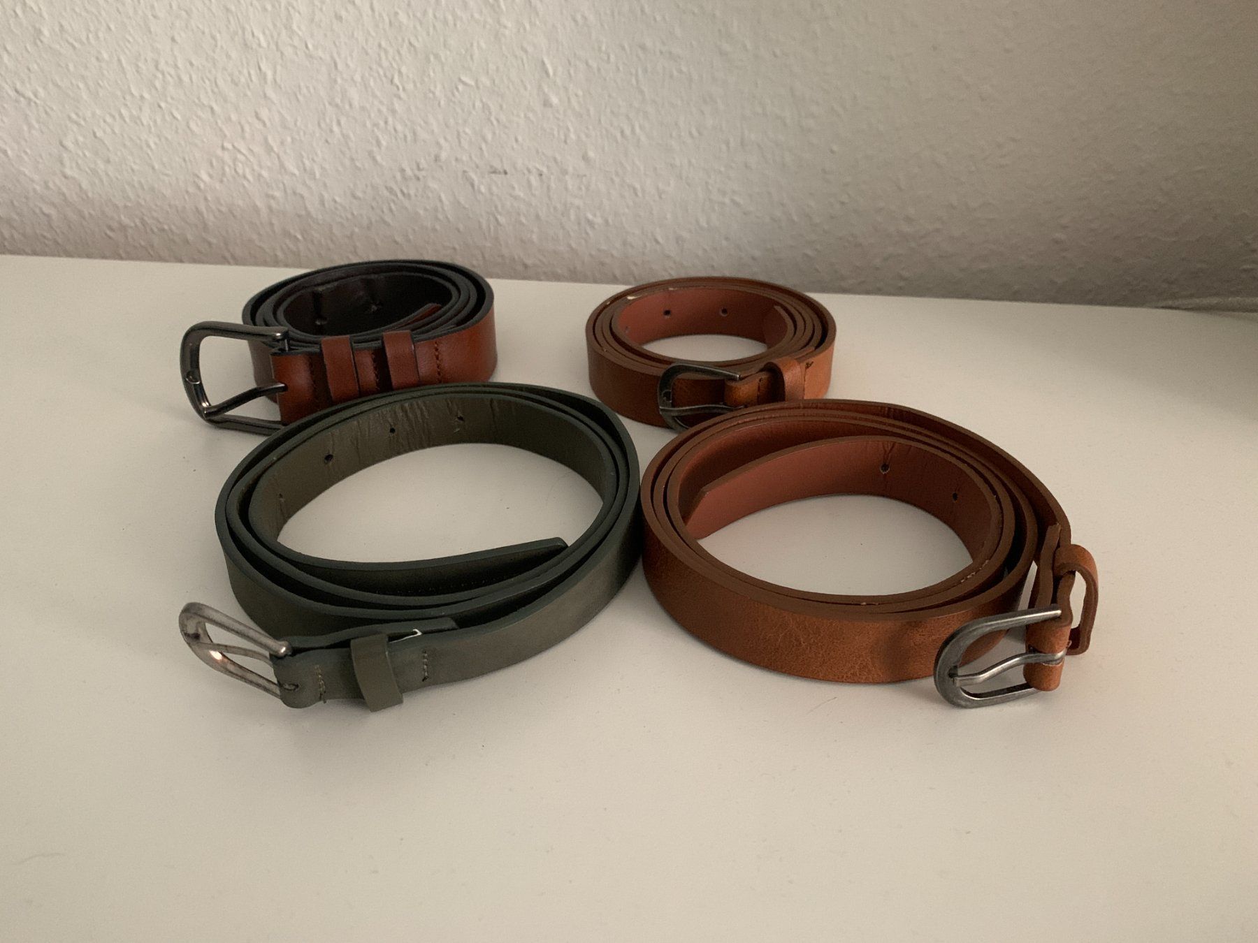 Cinture: 4 Herren Gürtel - M – Usato da Zürich venduto da Diazaio