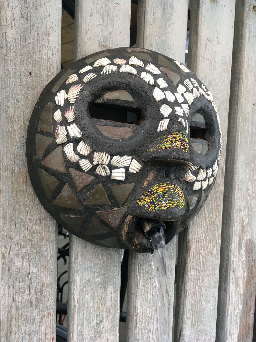 Arte internazionale: Afrika Maske als Wasserbrunnen – Usato da Rheineck venduto da emma.gut 3