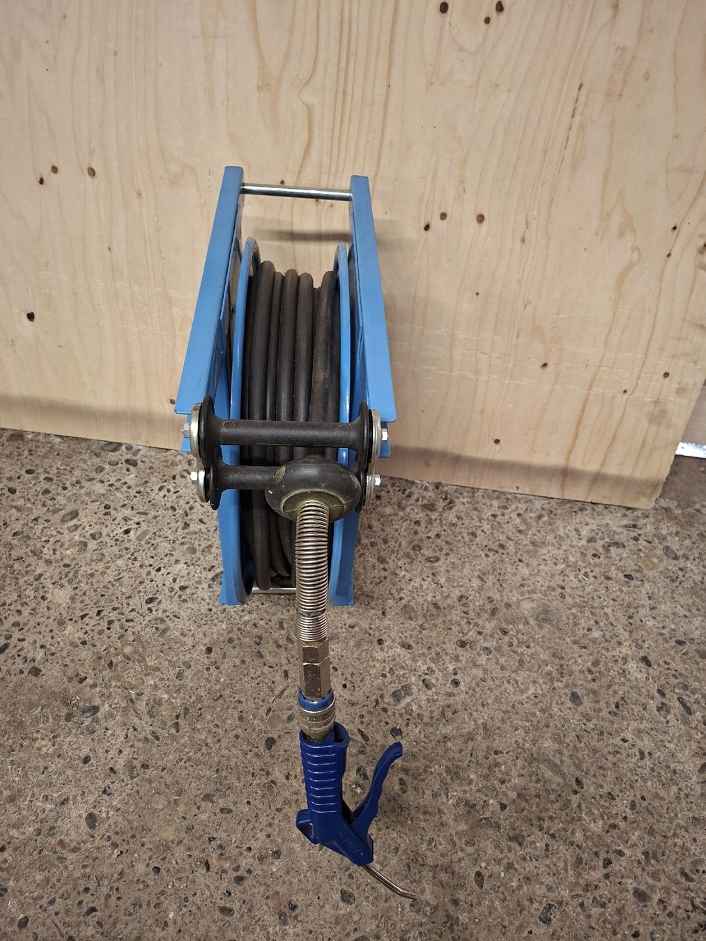 Compressori: FAICOM Schlauchaufroller mit Druckluftschlauch – Usato da Niederuzwil venduto da peter. 5