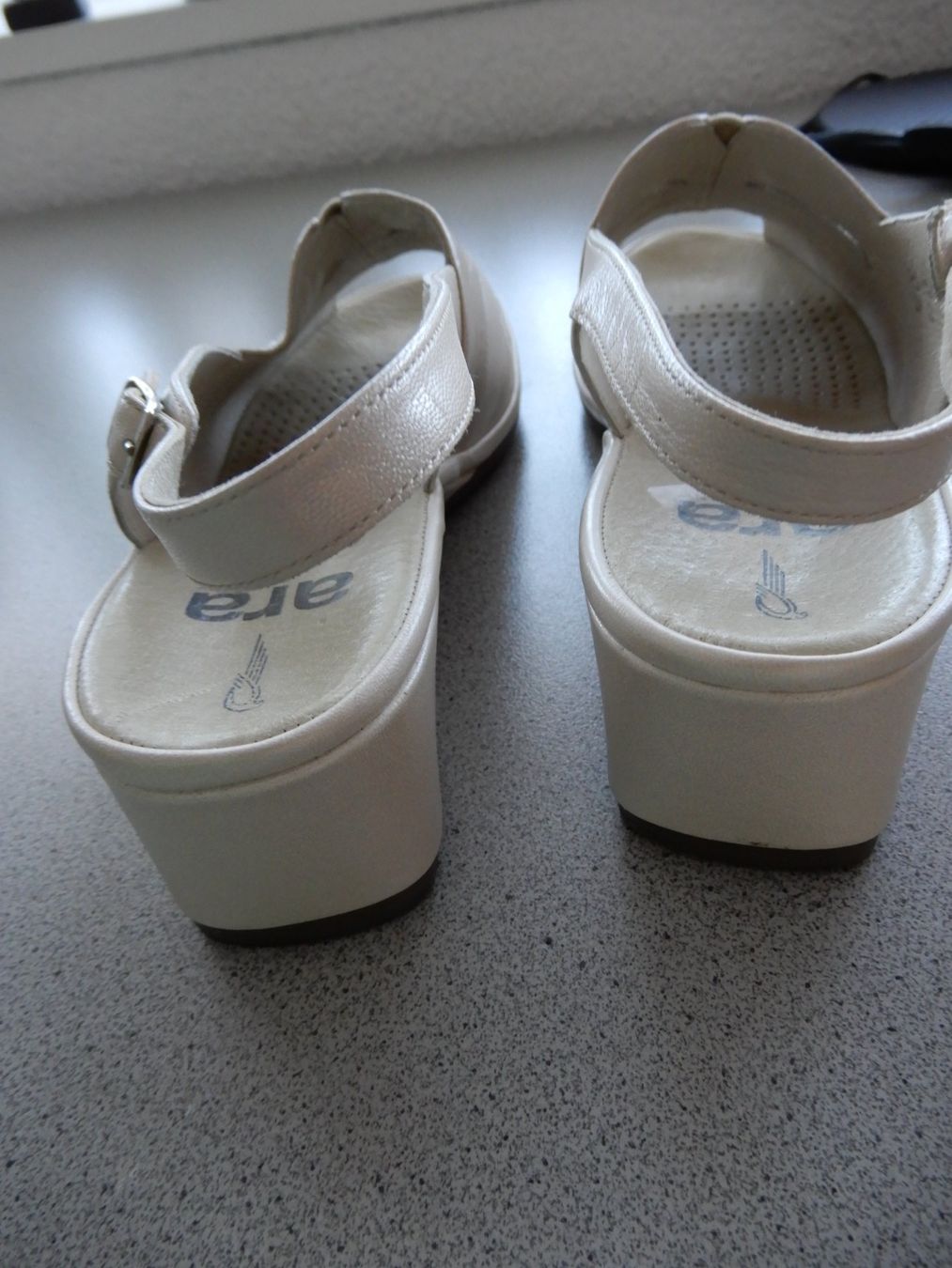Ara Damenschuhe: ARA Damen-Pumps, beige 6 1/2, Luftpolster – Neu (gemäss Beschreibung) aus Burgdorf von Liss 5
