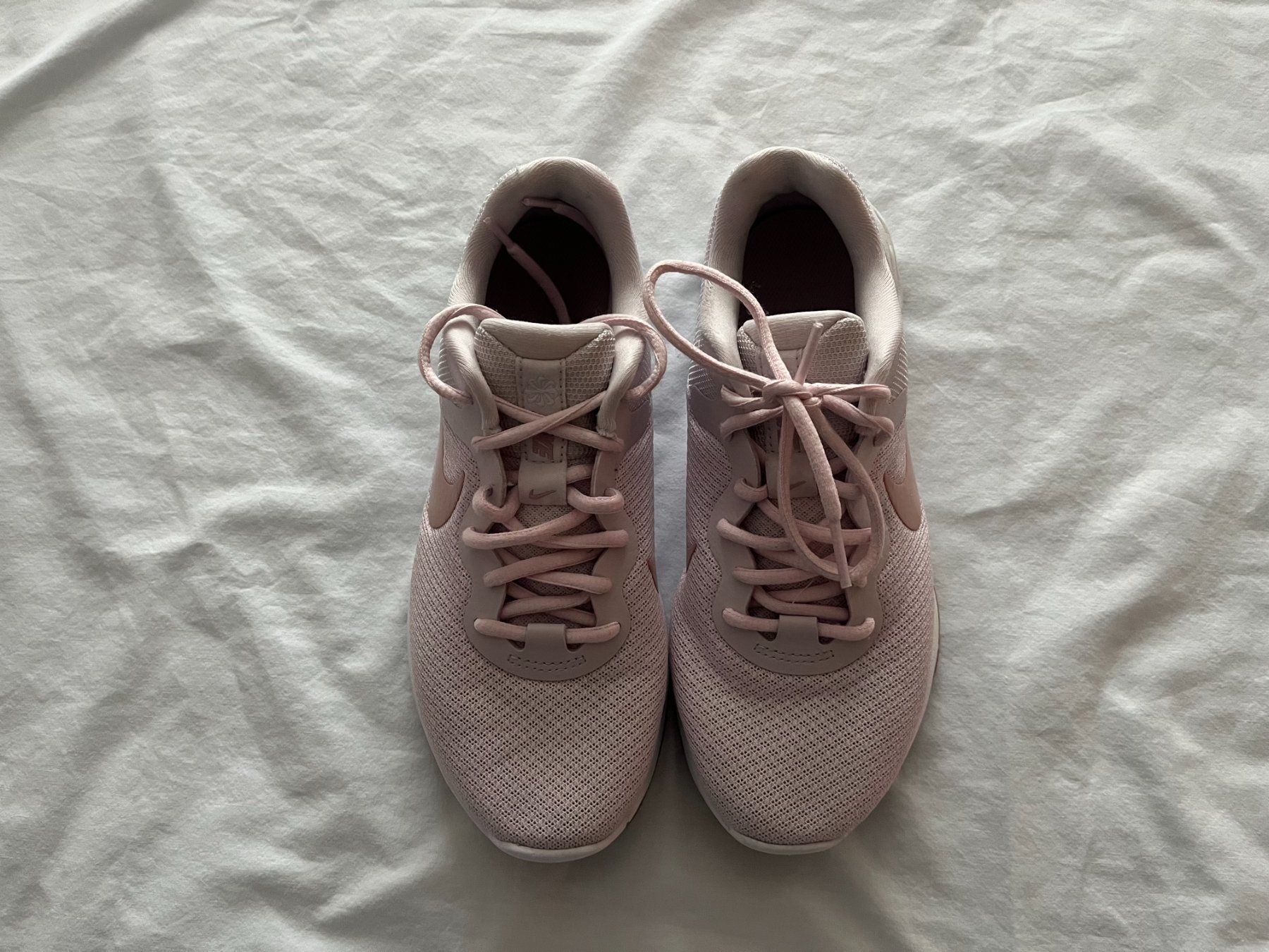 Nike Scarpe da donna: Damen Sneaker Laufschuhe "Nike" hellrosa Grösse 38 – Usato da Jona venduto da Flexer02