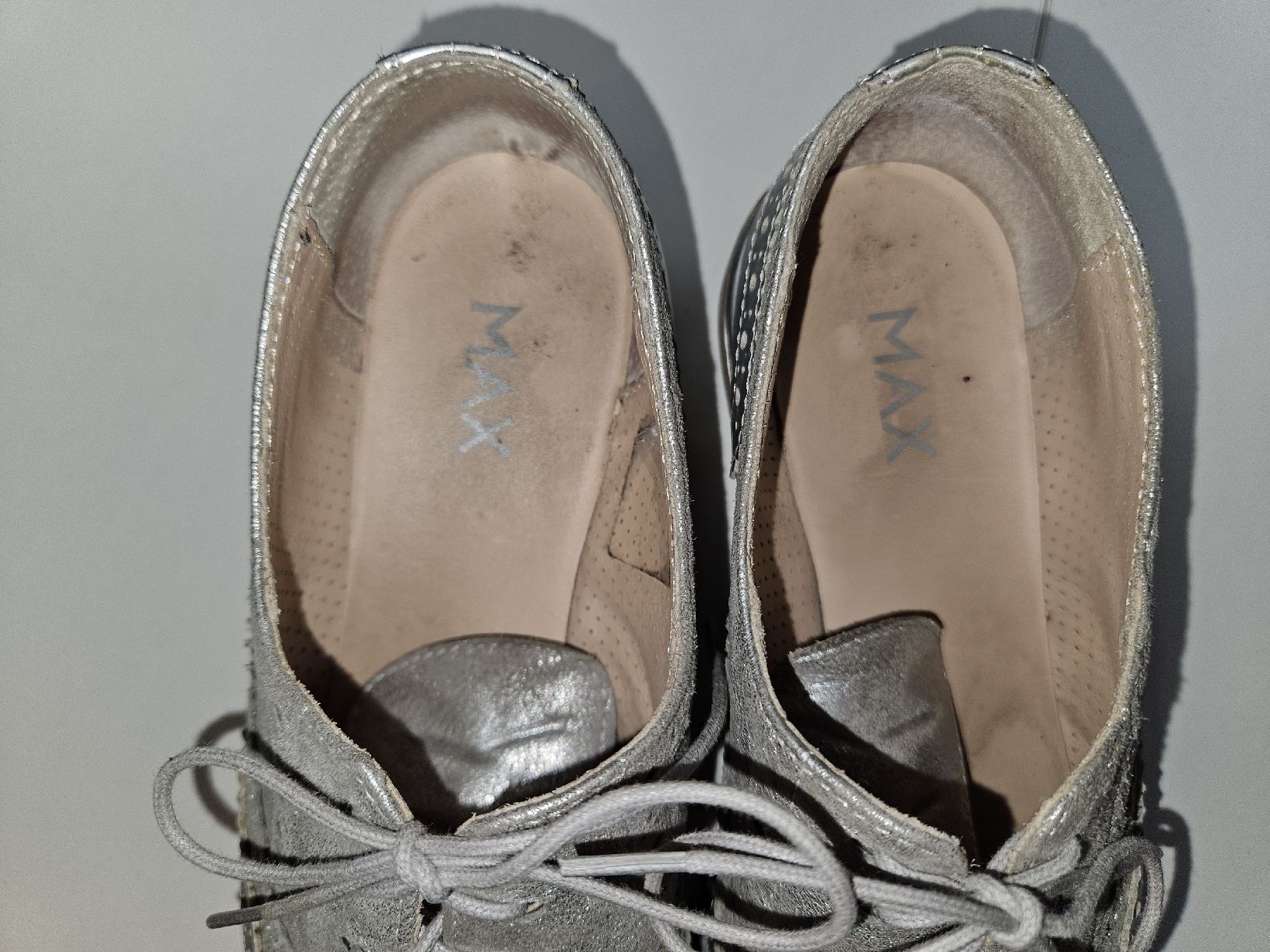 Scarpe da donna: Silberne Schnürschuhe Gr. 39 MAX Budapester Look – Usato da Rheineck venduto da Eulalia40 2