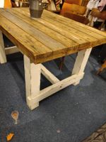 Tisch aus KiefernHolz 