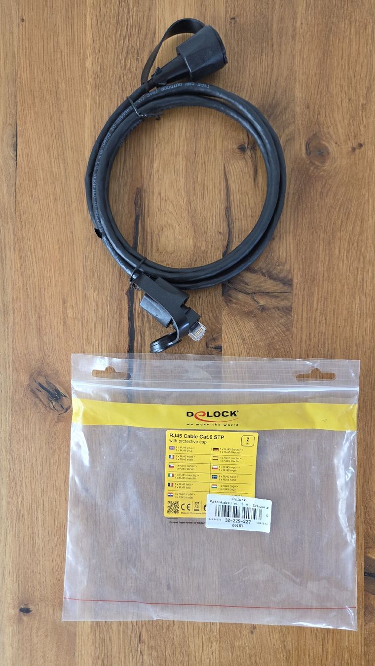 Cavi: Delock RJ45 Cat.6 STP Kabel mit Schutzkappe Neu – Nuovo e nell'imballaggio originale da Morgarten venduto da Buemi0