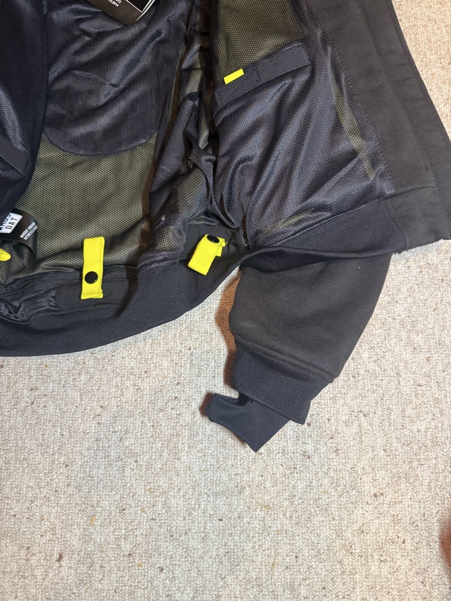 Giacche: Motorrad hoodie mit Protektoren – Nuovo e nell'imballaggio originale da Schlatt TG venduto da S.aebi03 2