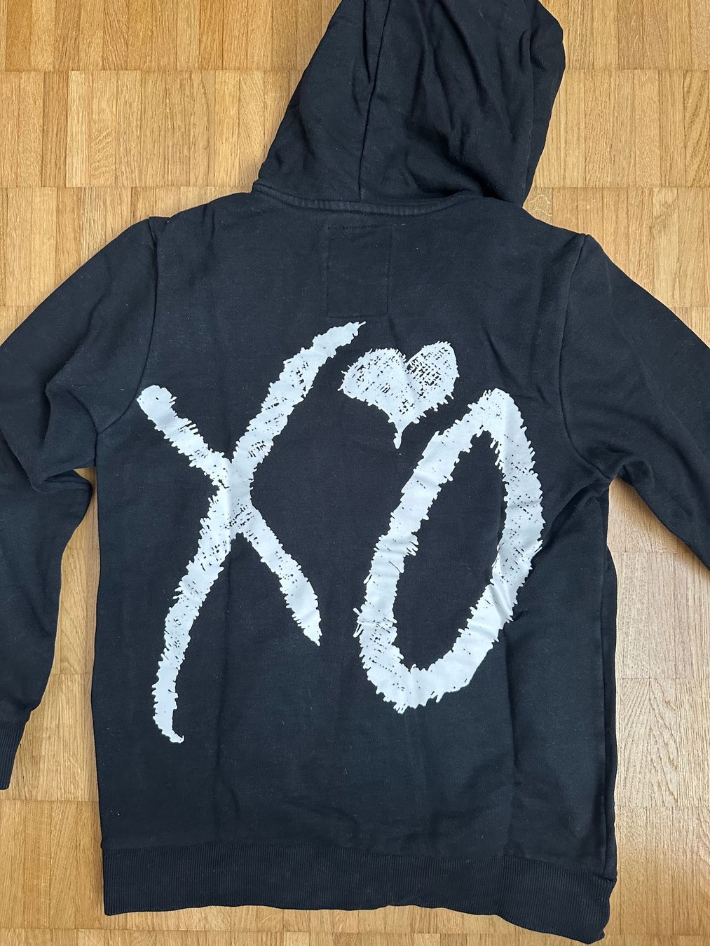 Maglioni & Felpe: XO The Weeknd Kaputzenpullover – Usato da Niedergösgen venduto da Abrek9 1